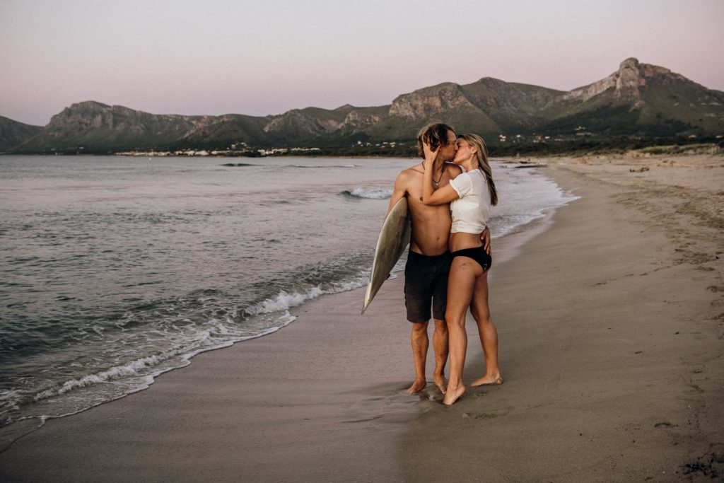 Mallorca sunset couple shoot